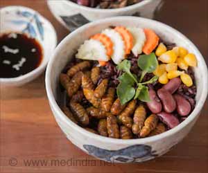 Grasshoppers and Silkworms Have Antioxidant Capacity Similar to Orange Juice Grasshoppers and Silkworms Have Antioxidant Capacity Similar to Orange Juice