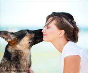 Petting Dogs, Cats can Help Relieve Stress in Students Petting Dogs, Cats can Help Relieve Stress in Students