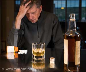 Drinking Too Much Alcohol May Up Dementia Risk in Older Adults Drinking Too Much Alcohol May Up Dementia Risk in Older Adults