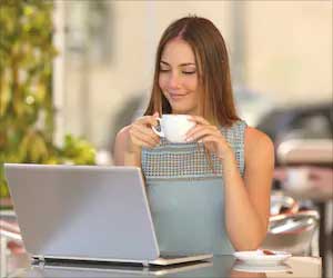 Electronic Device Addiction May Up Sugar and Caffeine Consumption in Teens Electronic Device Addiction May Up Sugar and Caffeine Consumption in Teens