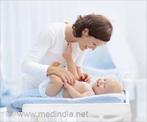 Parents' Behavior can Influence Bonding Hormone Oxytocin in Babies Parents' Behavior can Influence Bonding Hormone Oxytocin in Babies